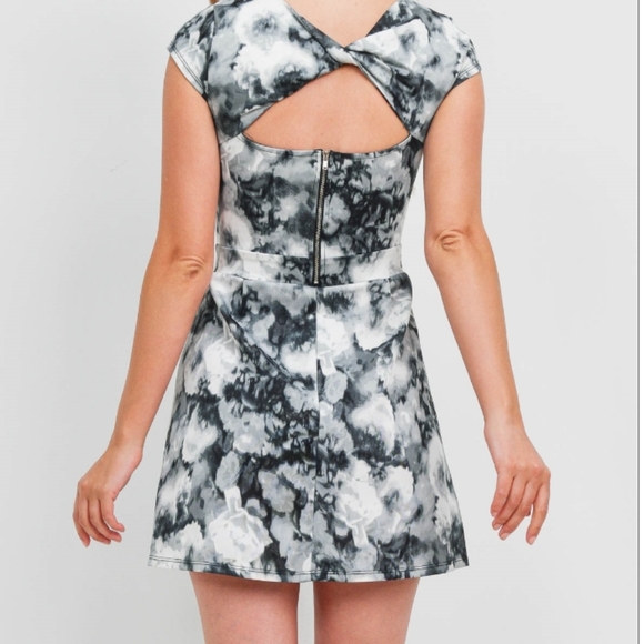 Gray Watercolor Floral Skater Mini Dress - Picture 4 of 8